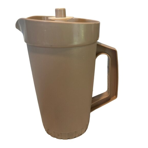 Tupperware 874 Ecru Beige 1.2 Liter Pitcher Push Button Lid - Picture 3 of 11